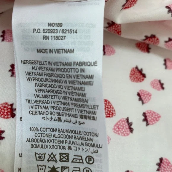 Boden Classic Shirt - Strawberry 🍓 Print - Picture 6 of 6